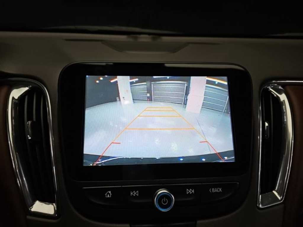 Chevrolet Malibu - Vista 10