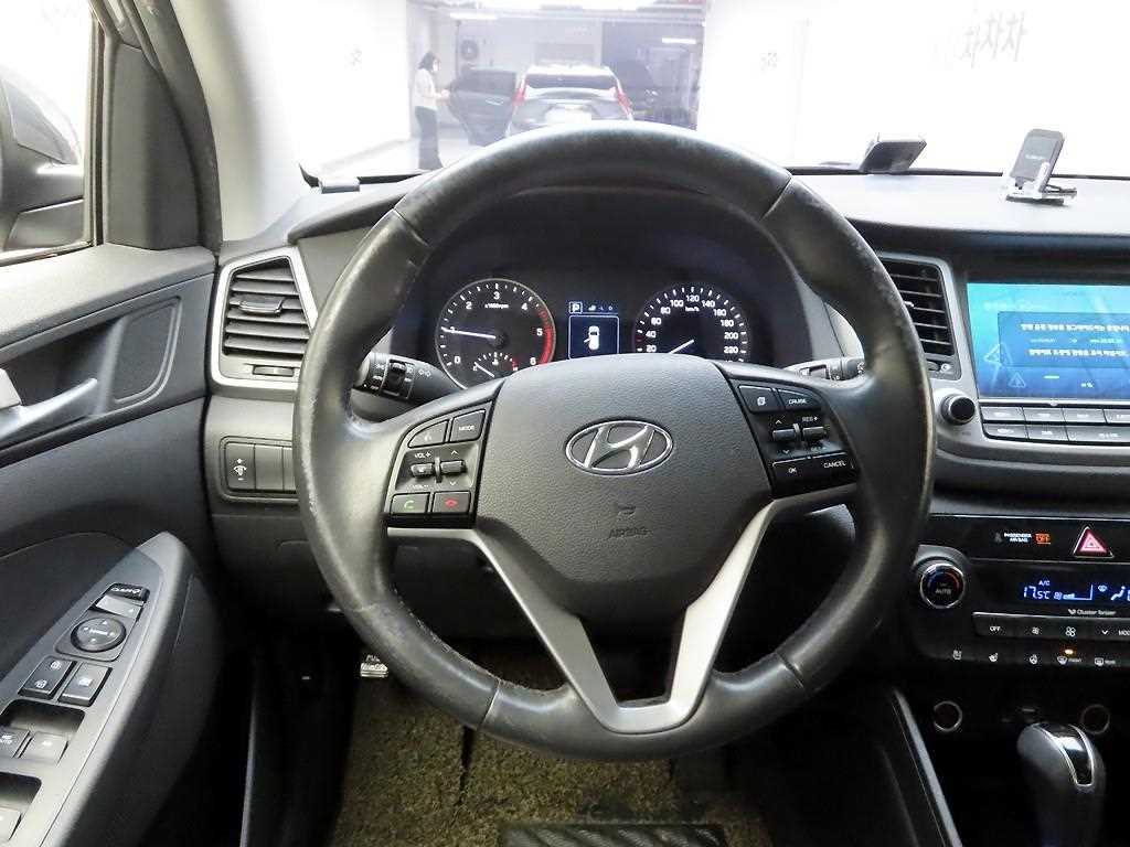 HYUNDAI Tucson - Vista 7
