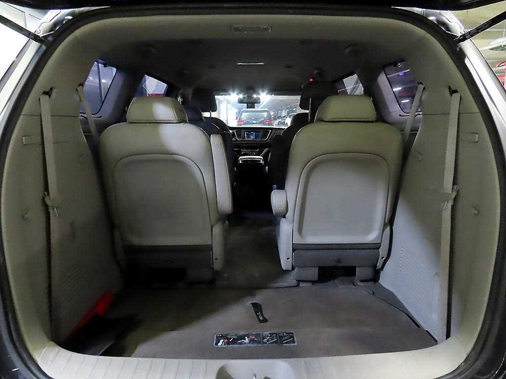 KIA Carnival 2017 Gris - Importación desde Corea - HF Imports Iquique - Foto 17