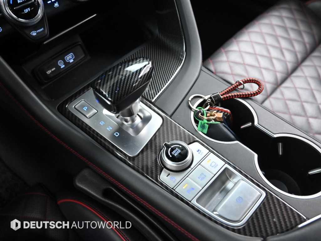 Genesis G70 - Vista 9