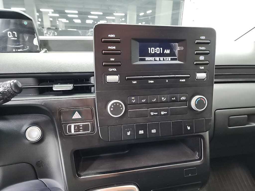 HYUNDAI Staria - Vista 10