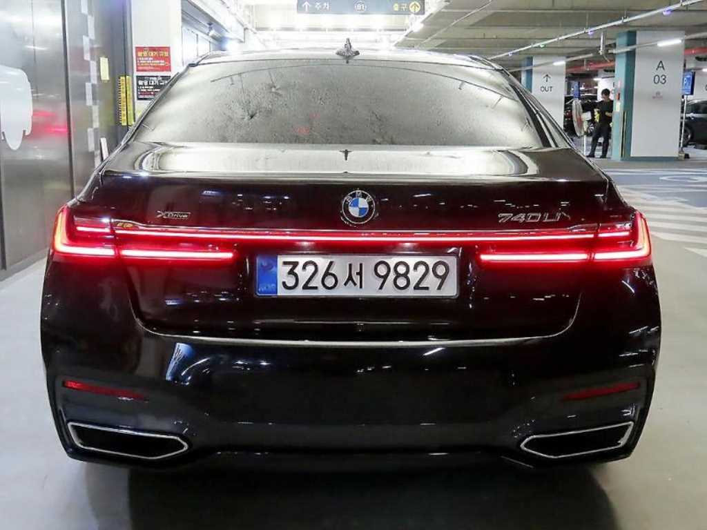 BMW 7 Series - Vista 5