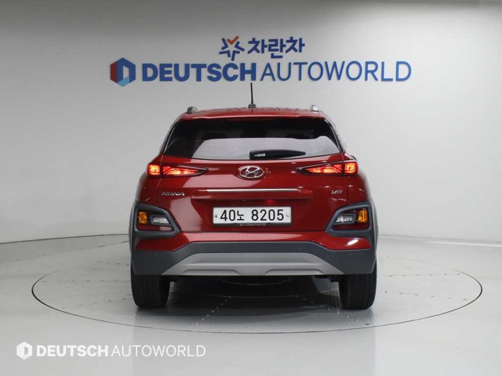 HYUNDAI Kona - Vista 4