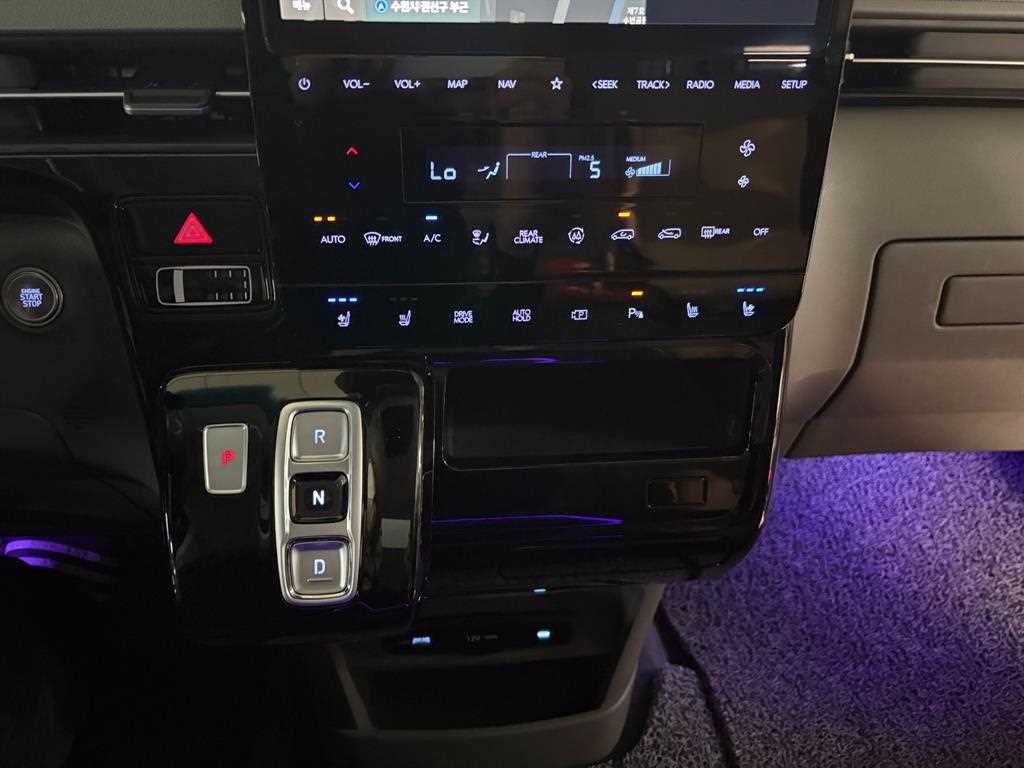 HYUNDAI Staria - Vista 11