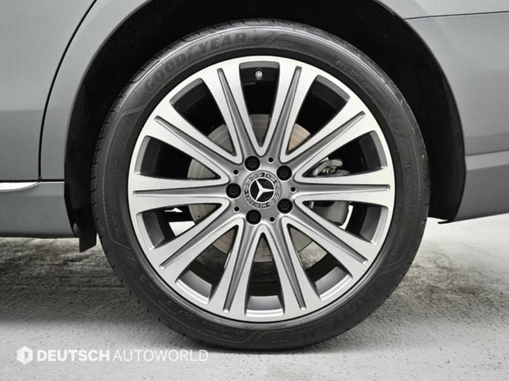 Mercedes Benz E class - Vista 5