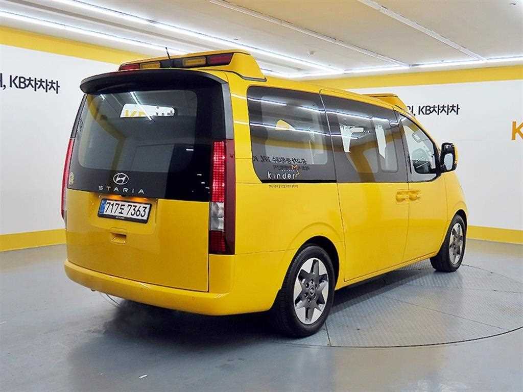 HYUNDAI Staria - Vista 4