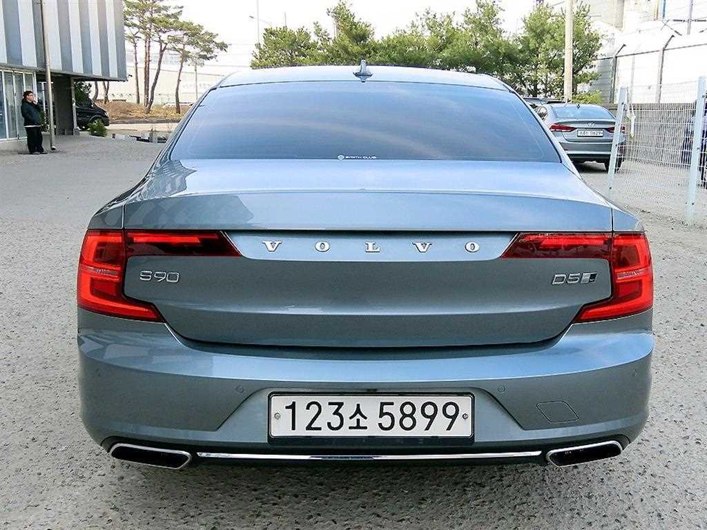 Volvo S90 - Vista 4