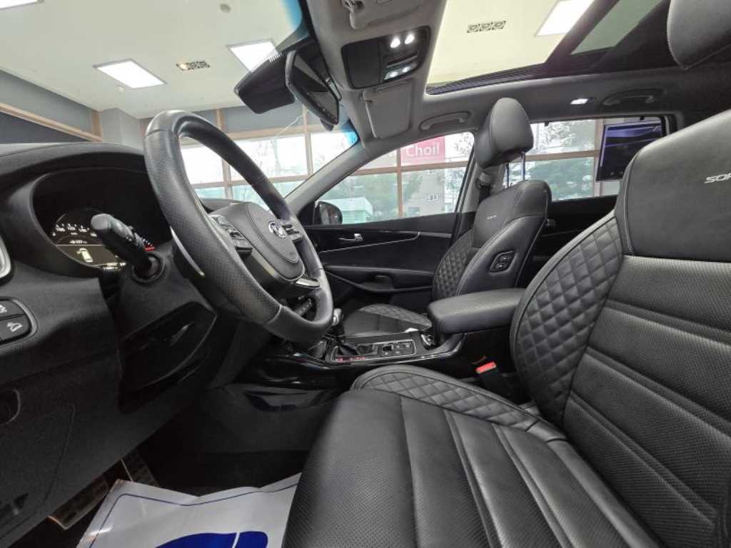 KIA Sorento - Vista 8