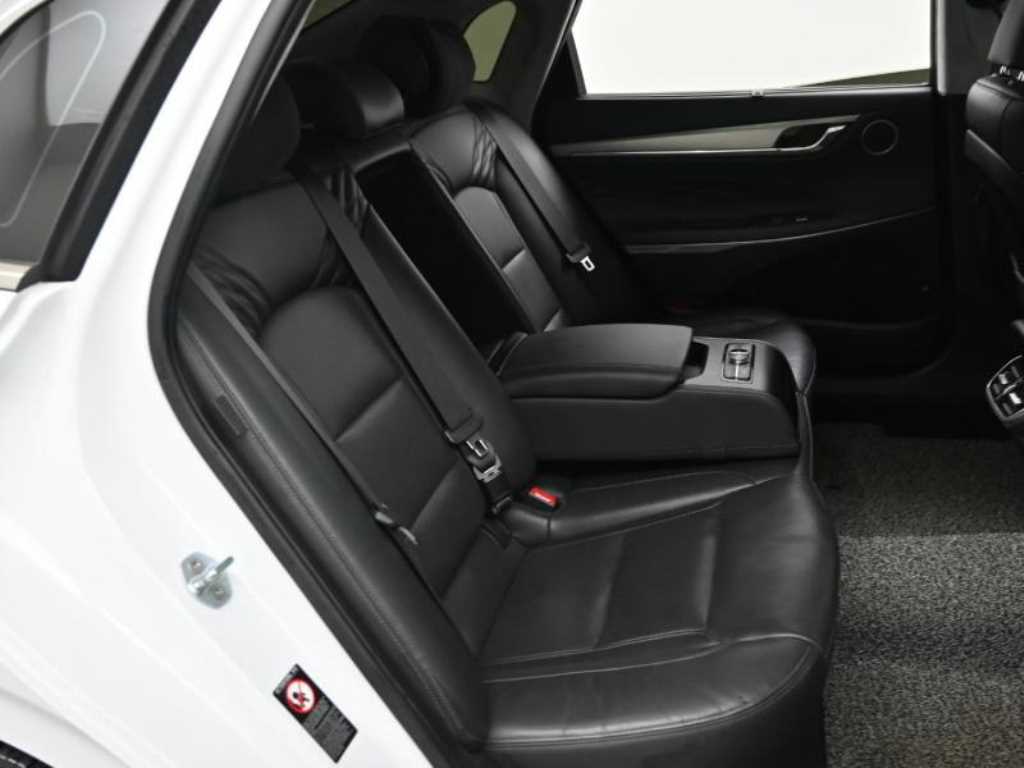 HYUNDAI Grandeur - Vista 12