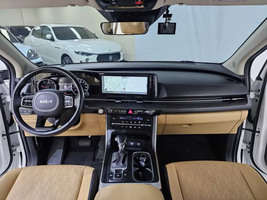 KIA Carnival - Vista 6