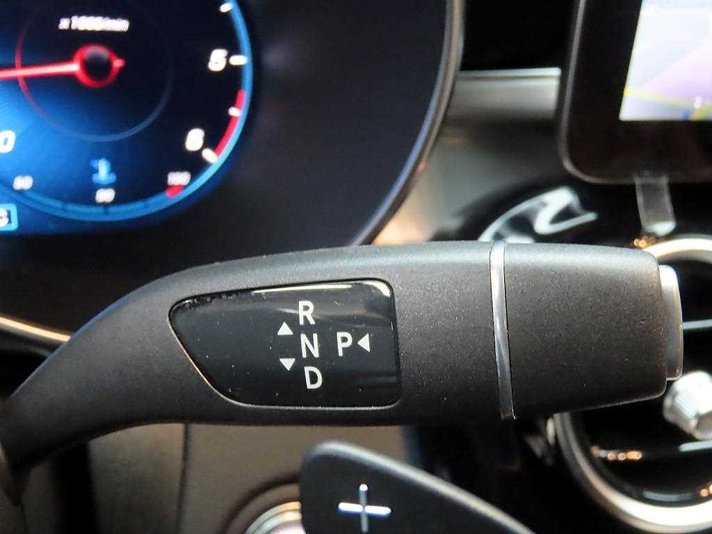 Mercedes Benz GLC Class - Vista 10