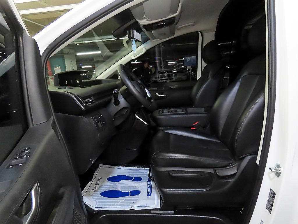 HYUNDAI Staria - Vista 6