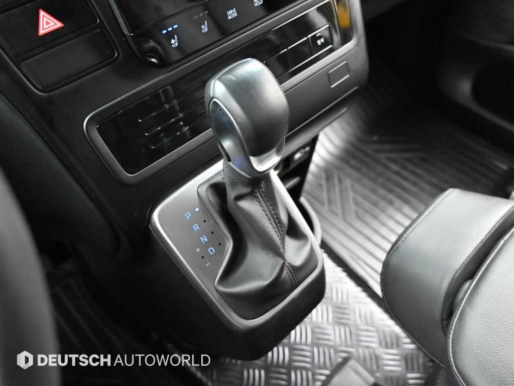 HYUNDAI Staria - Vista 9