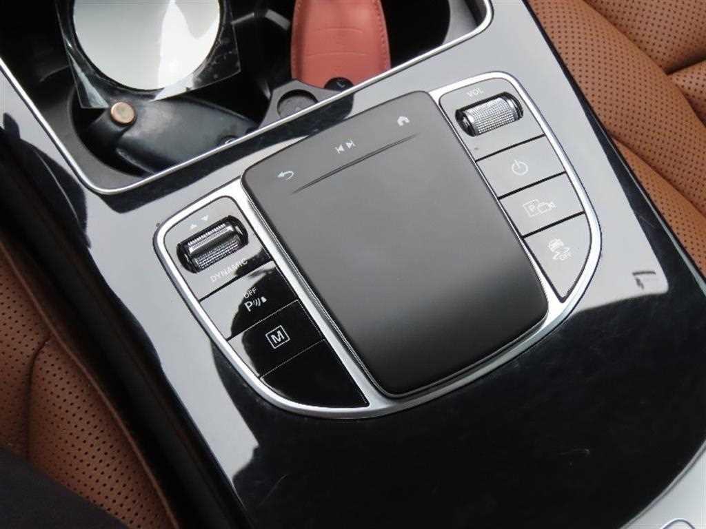 Mercedes Benz GLC Class - Vista 7