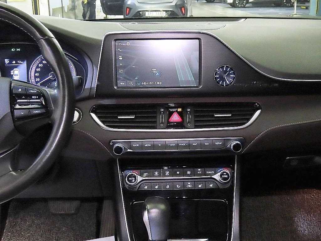 HYUNDAI Grandeur - Vista 11