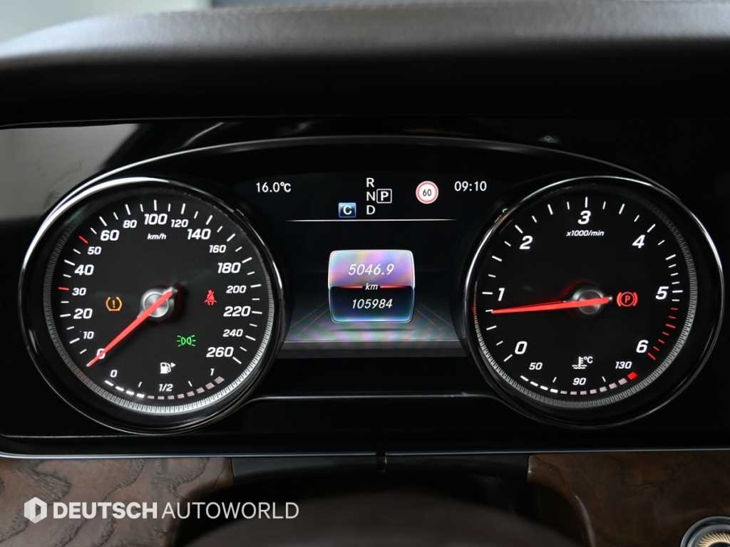 Mercedes Benz E class - Vista 8