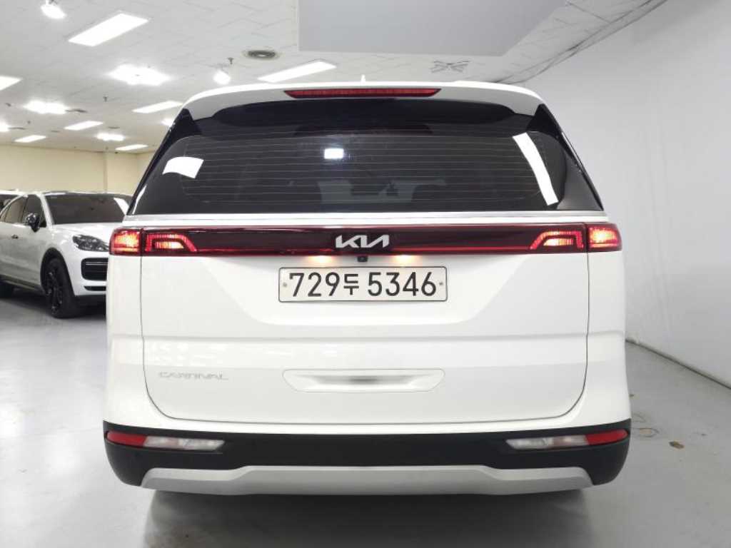 KIA Carnival - Vista 5
