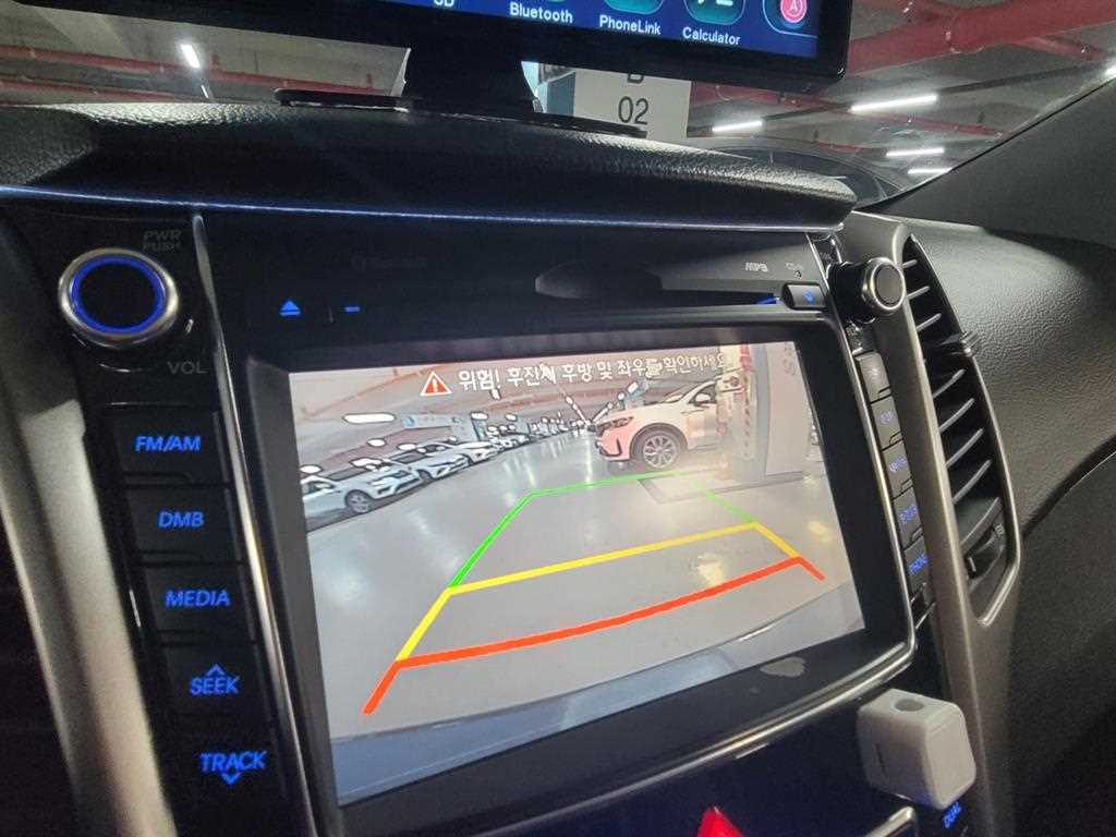 HYUNDAI i30 - Vista 10