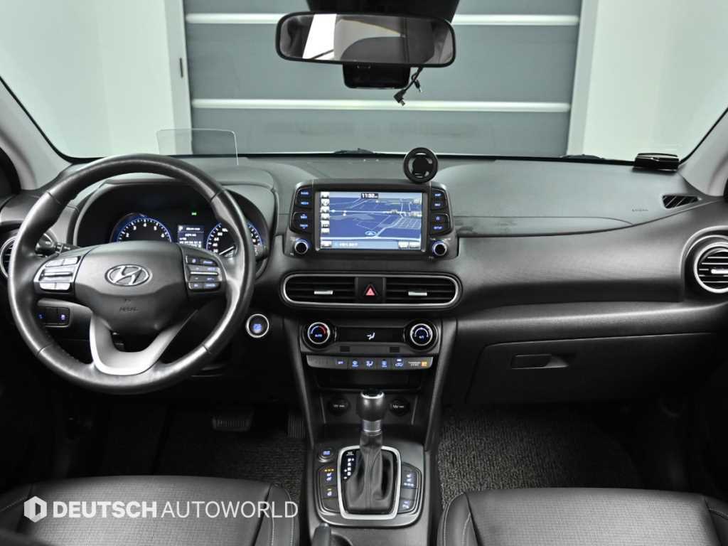 HYUNDAI Kona - Vista 7