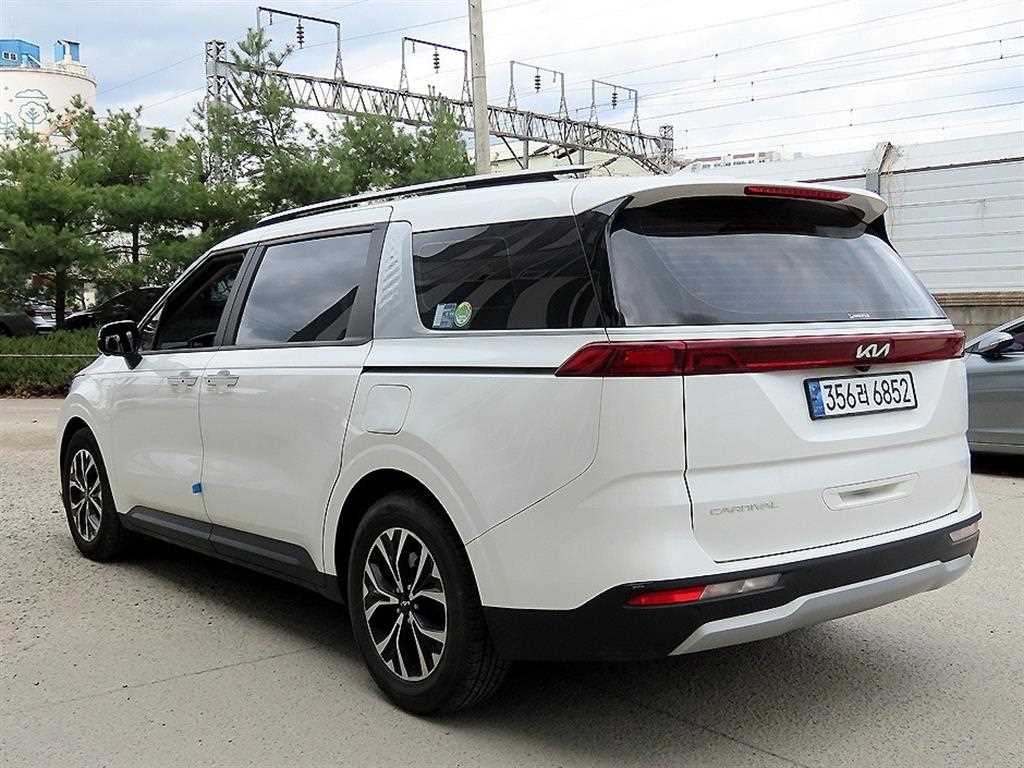 KIA Carnival - Vista 3
