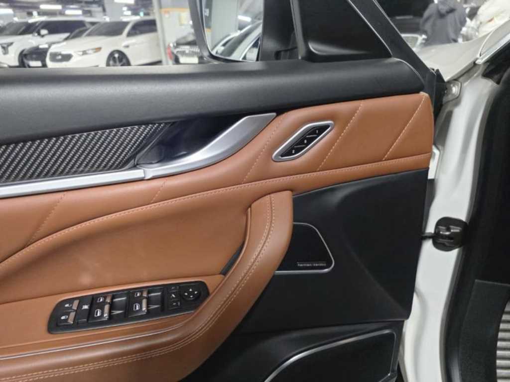 Maserati Levante - Vista 10