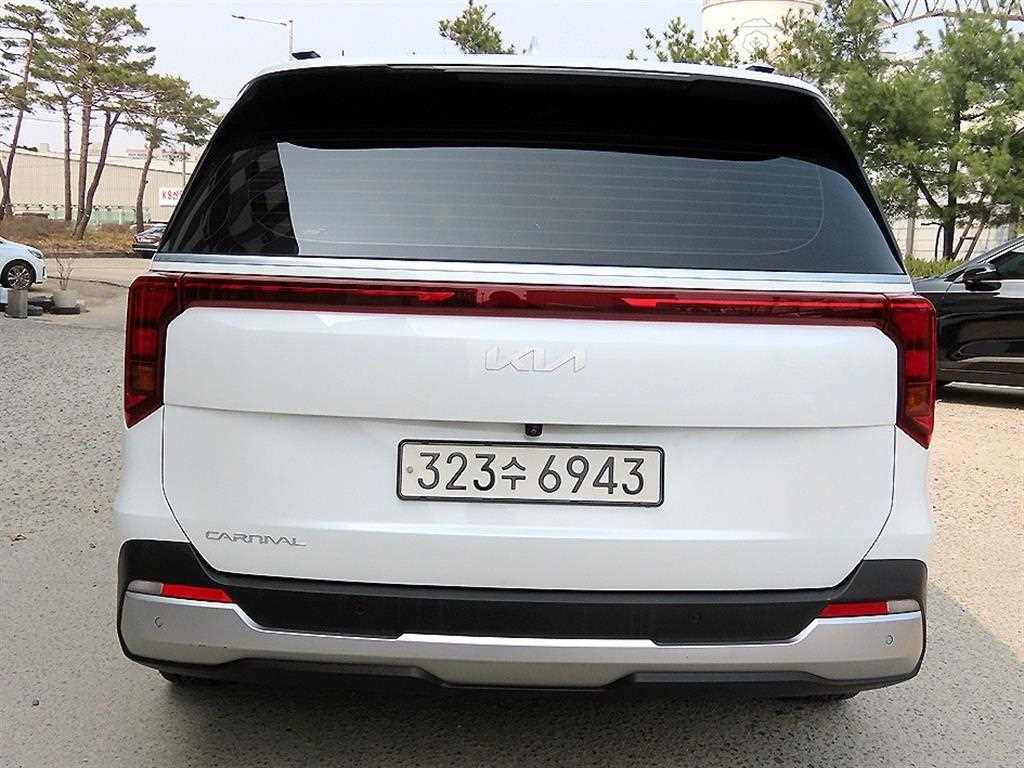 KIA Carnival - Vista 4