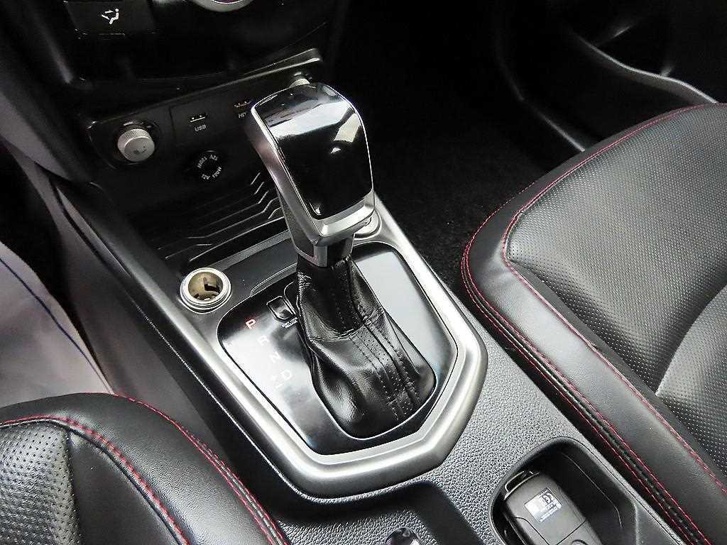 Ssangyong Tivoli - Vista 11