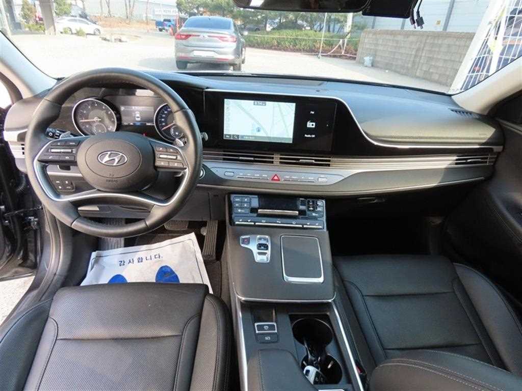 HYUNDAI Grandeur - Vista 9