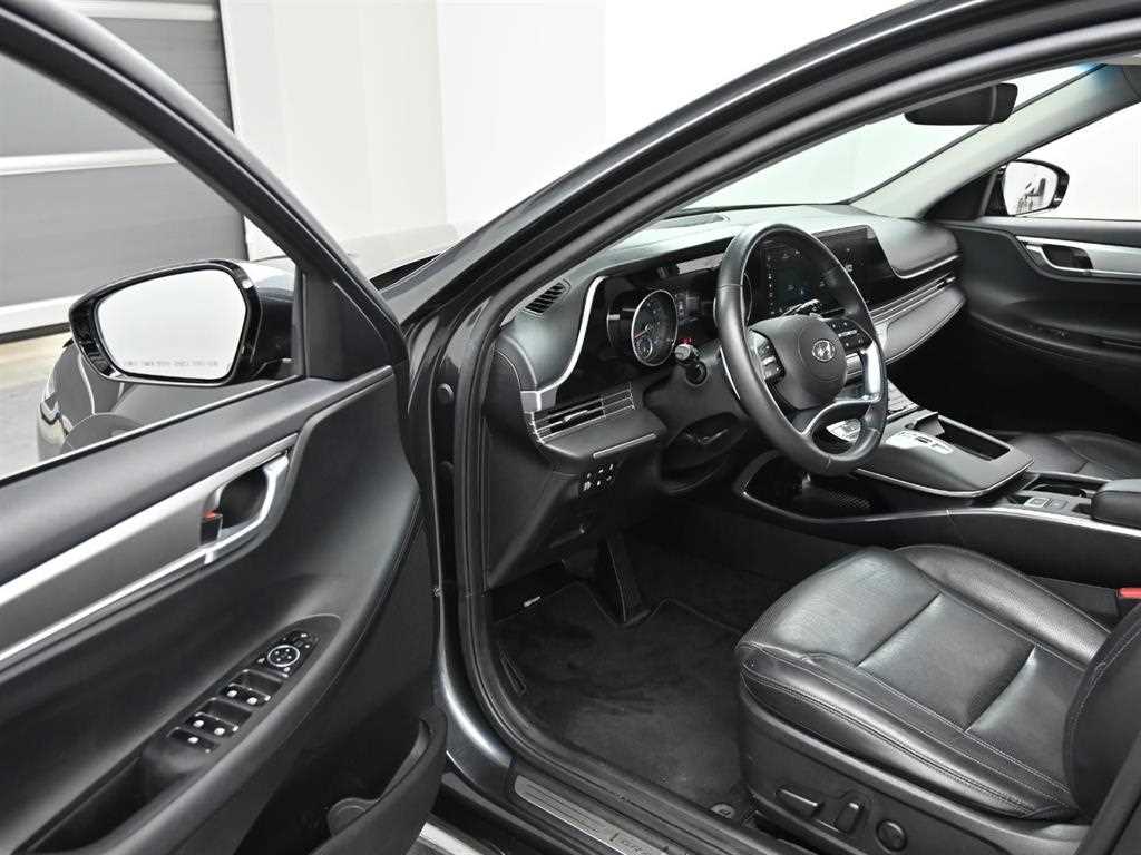 HYUNDAI Grandeur - Vista 11