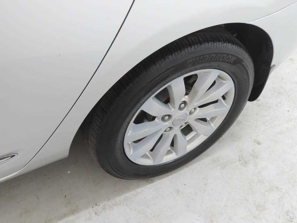 KIA Carens 2011 Plateado - Importación desde Corea - HF Imports Iquique - Foto 19