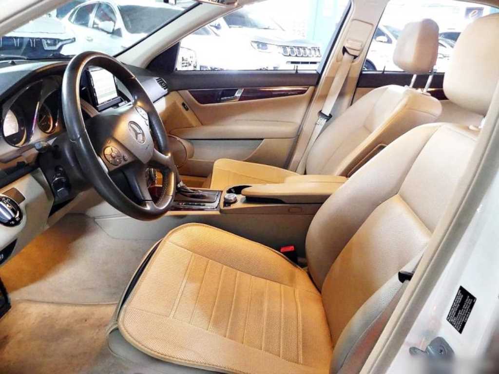 Mercedes Benz C Class - Vista 9