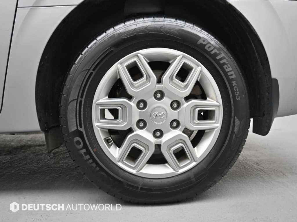 HYUNDAI Staria - Vista 5