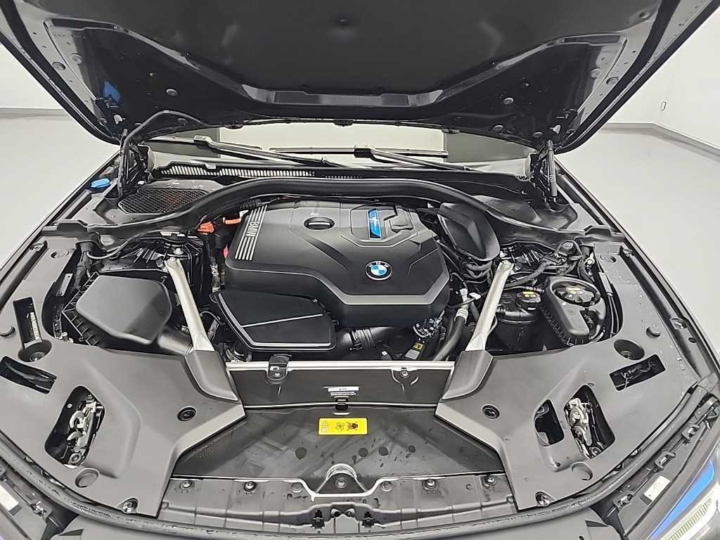 BMW 5 Series - Vista 5