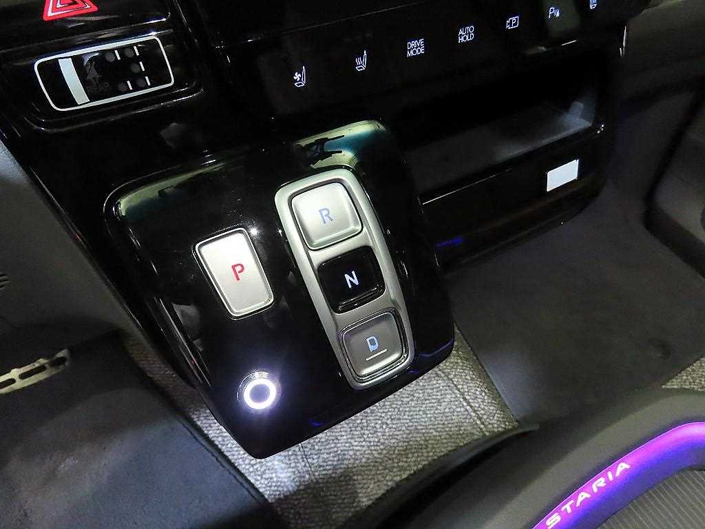 HYUNDAI Staria - Vista 11