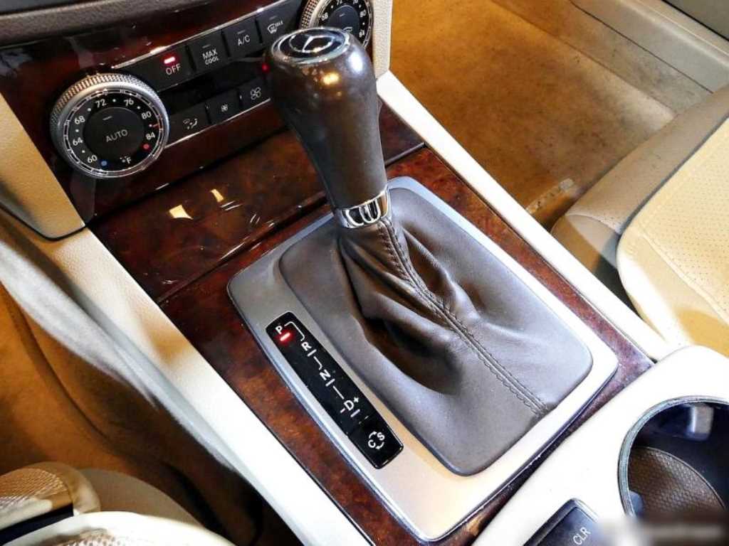 Mercedes Benz C Class - Vista 8