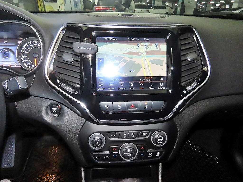 Jeep Cherokee - Vista 11