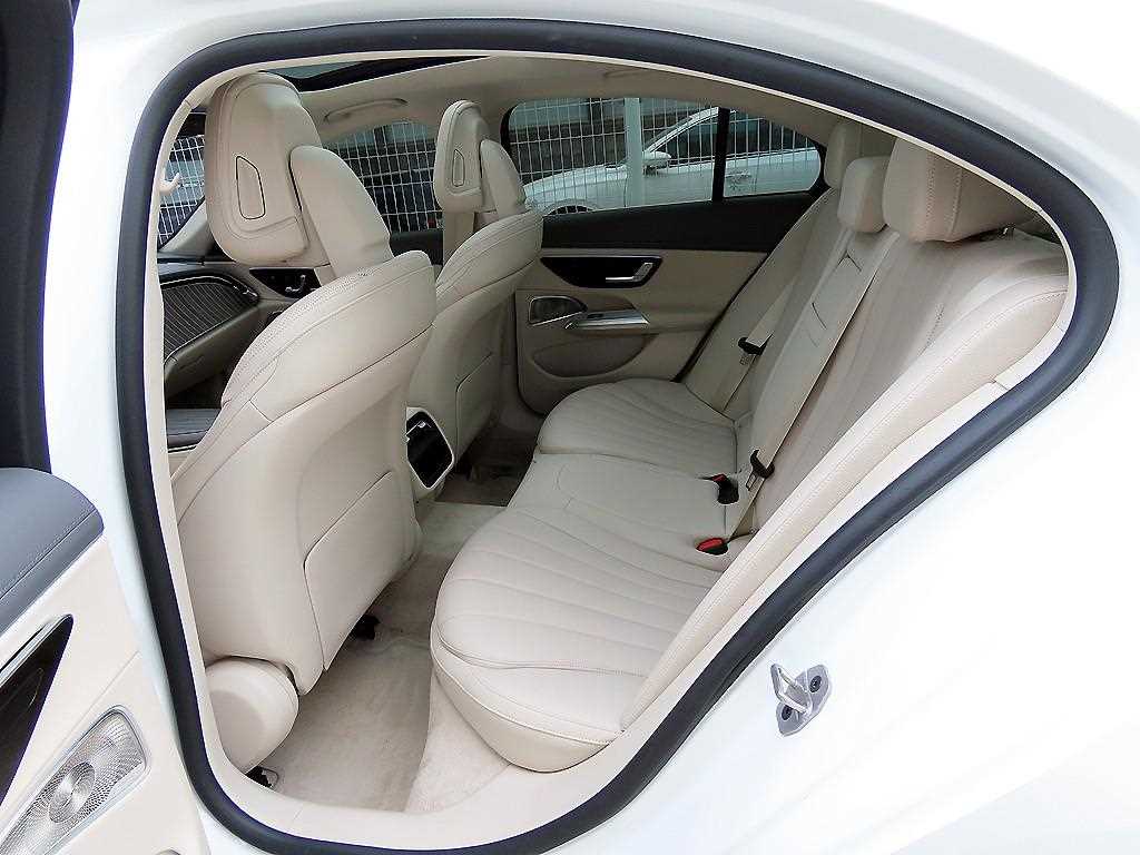 Mercedes Benz E class - Vista 6