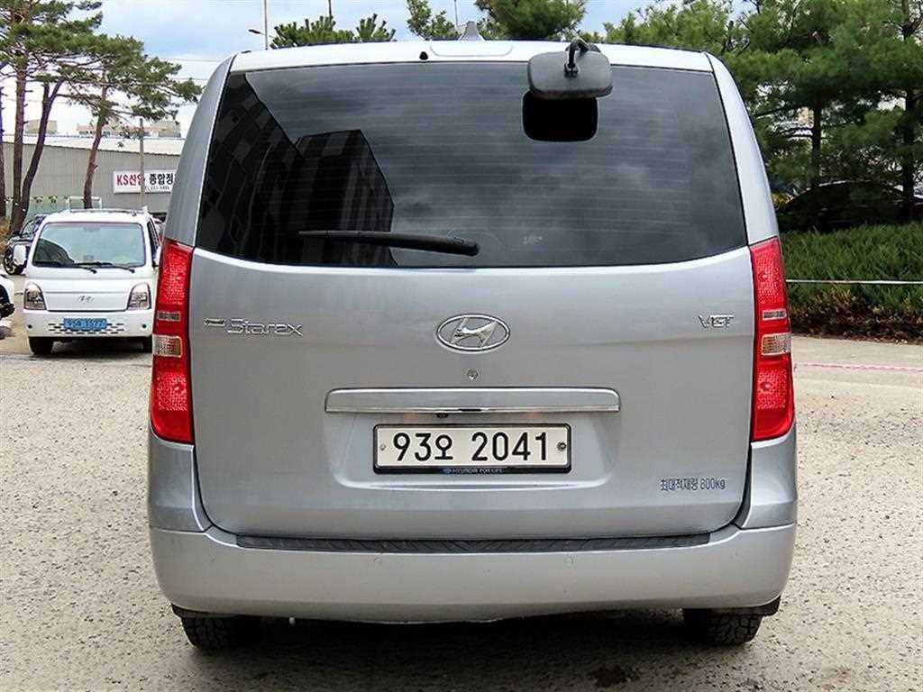 HYUNDAI Starex - Vista 4