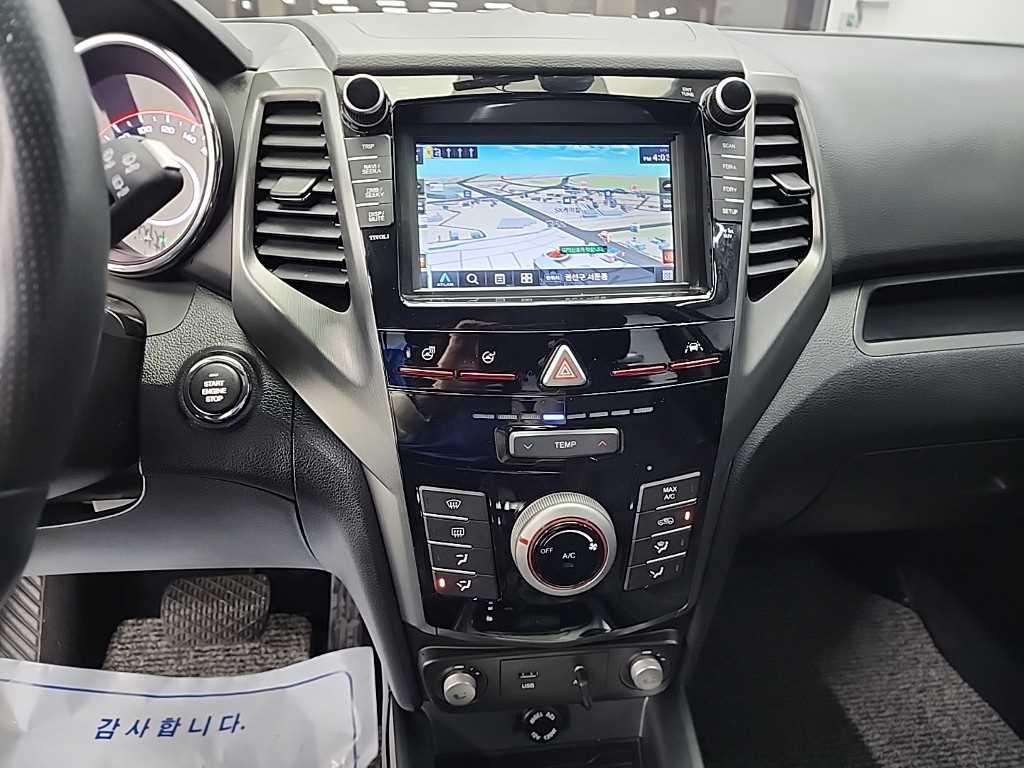 Ssangyong Tivoli - Vista 10