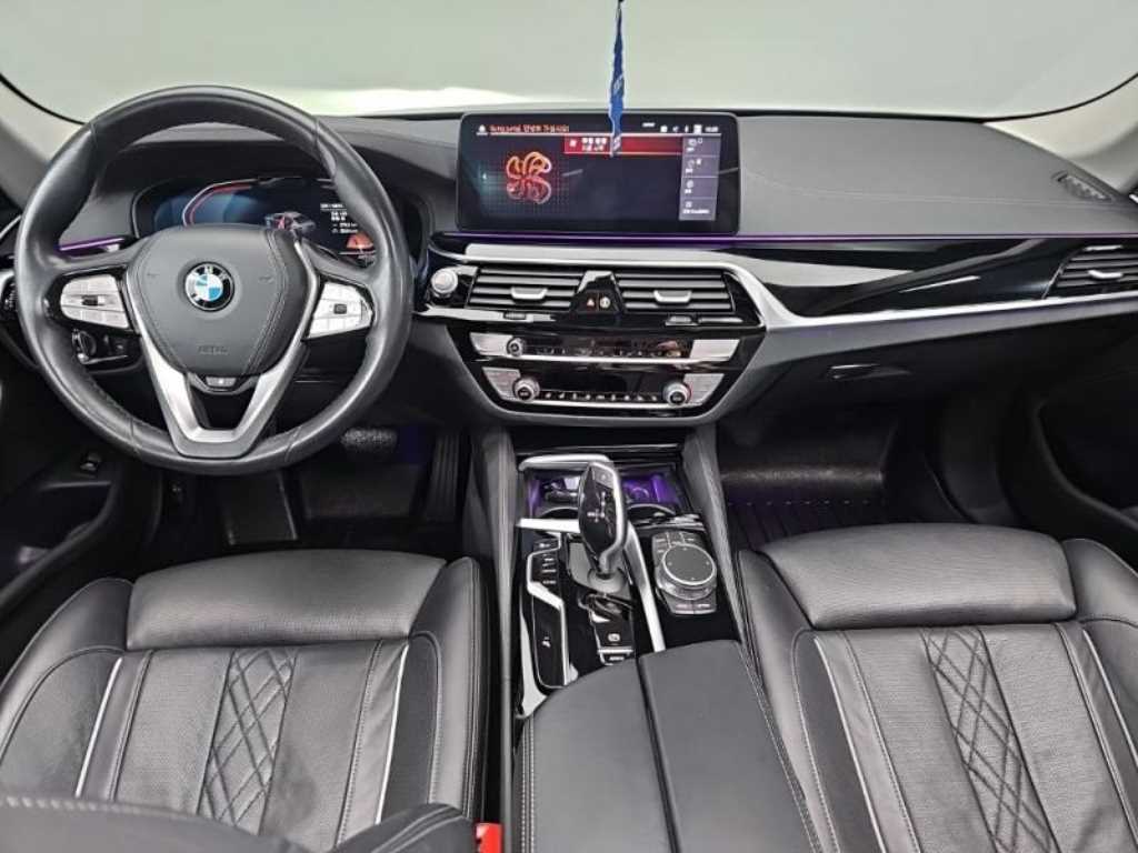 BMW 5 Series - Vista 5