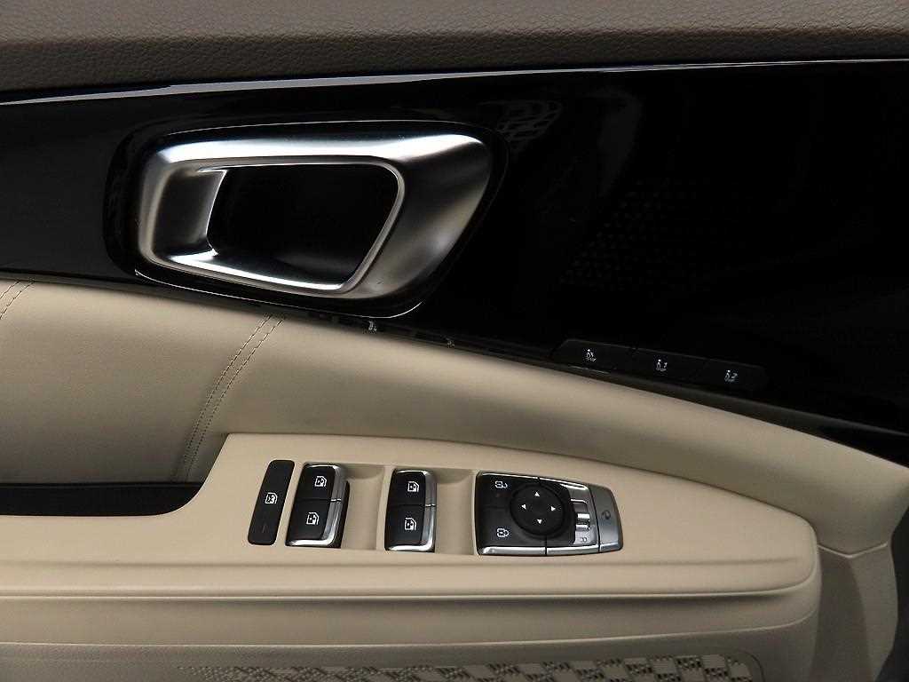 KIA Carnival - Vista 11