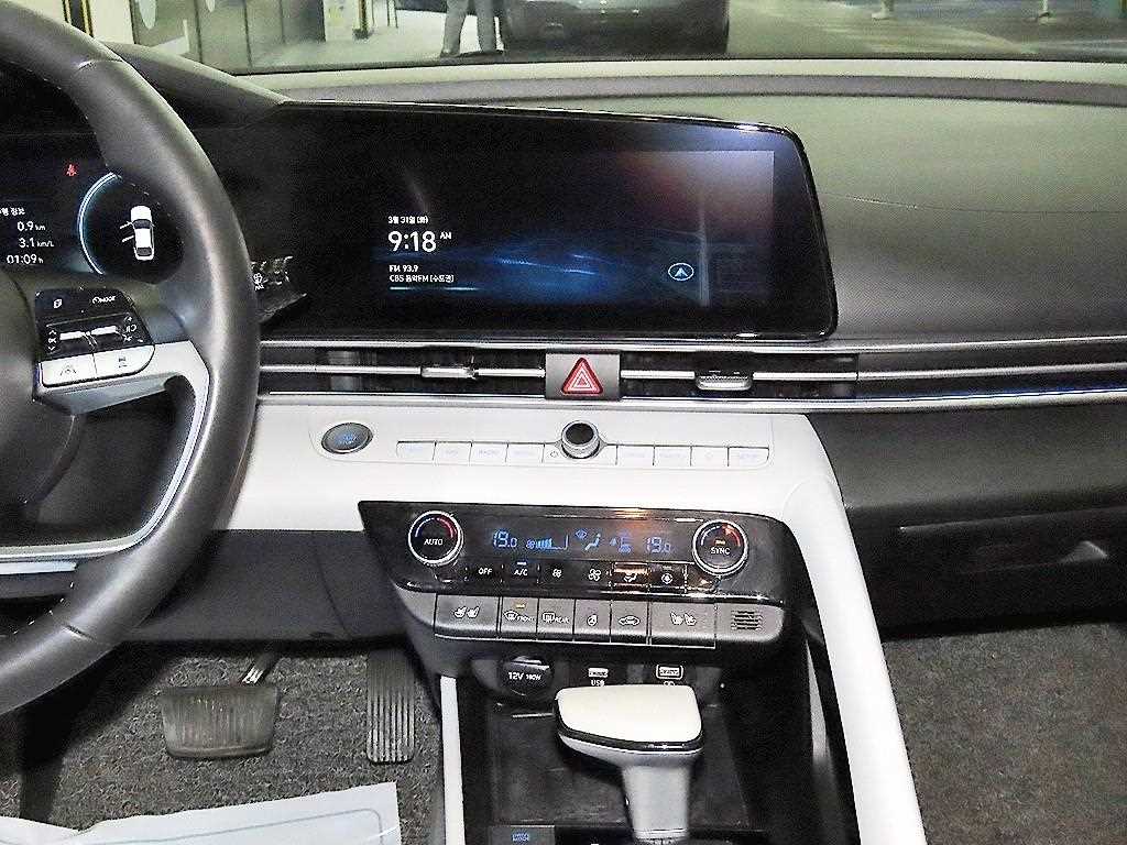 HYUNDAI Avante - Vista 11