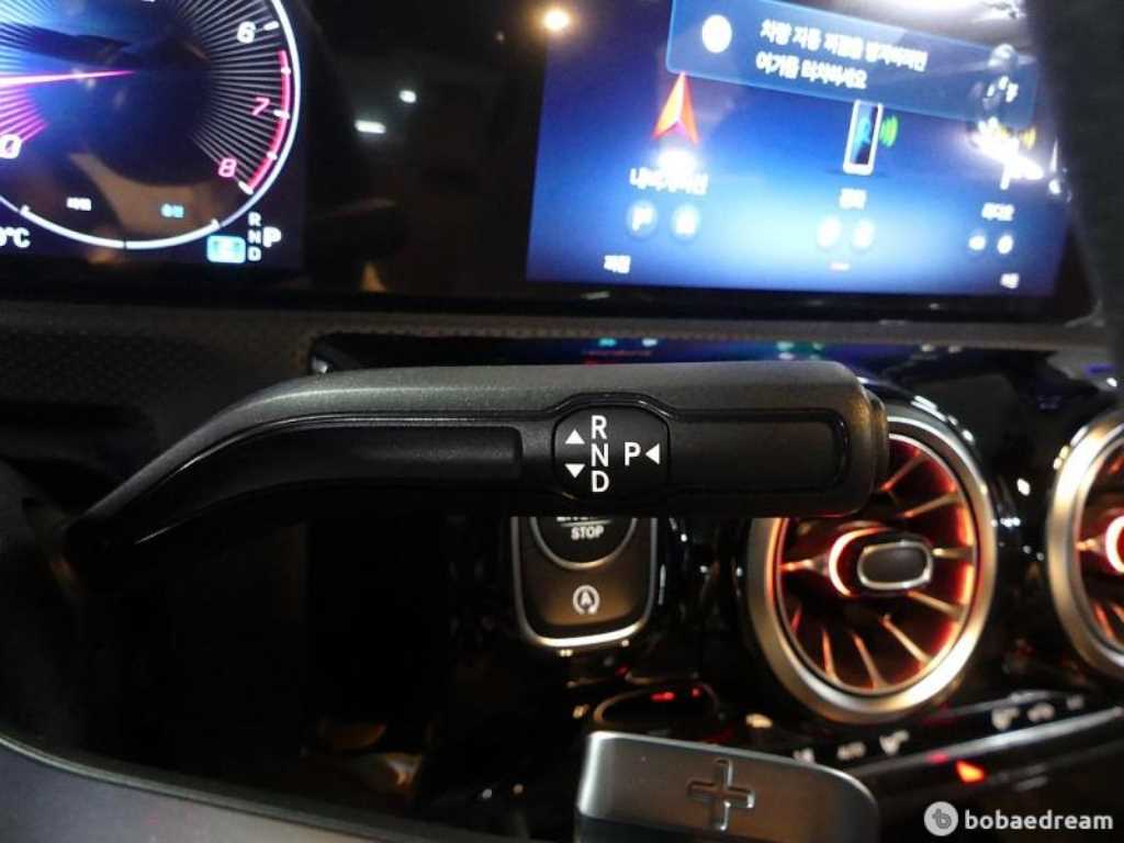 Mercedes Benz GLA Class - Vista 6