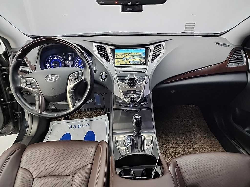 HYUNDAI Grandeur - Vista 7