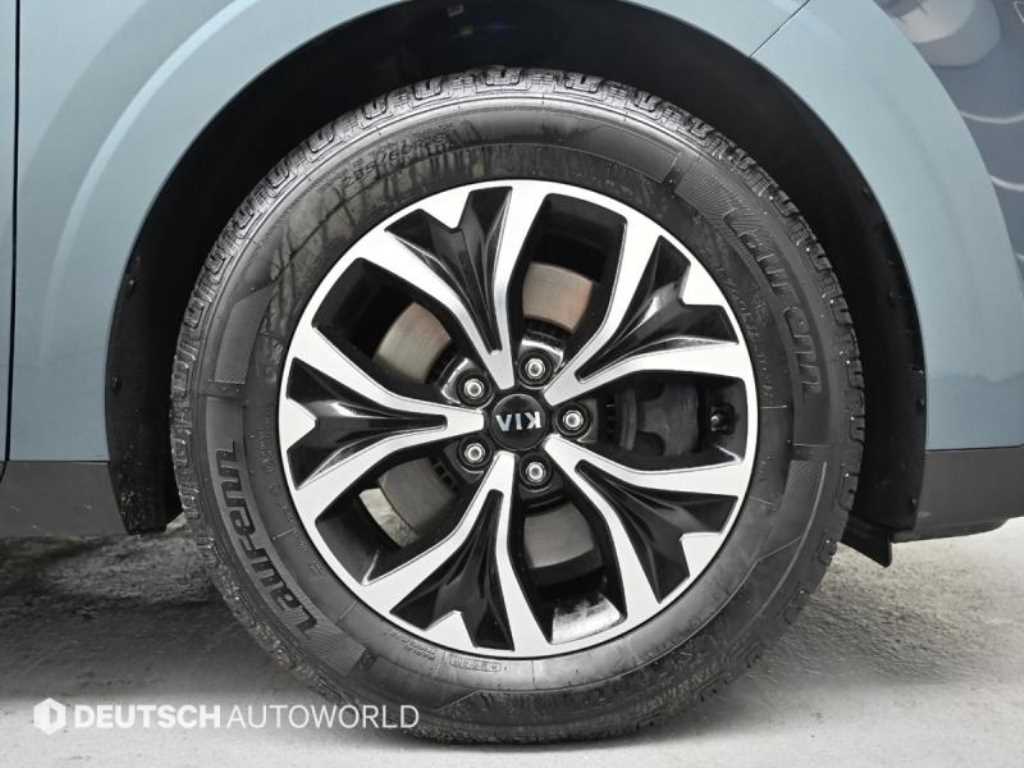 KIA Carnival - Vista 5