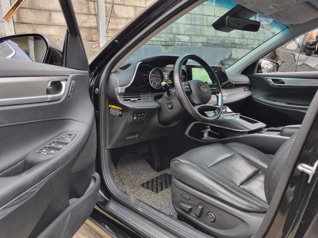 HYUNDAI Grandeur - Vista 10