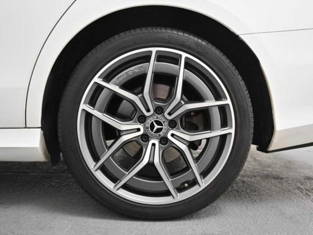 Mercedes Benz E class - Vista 5