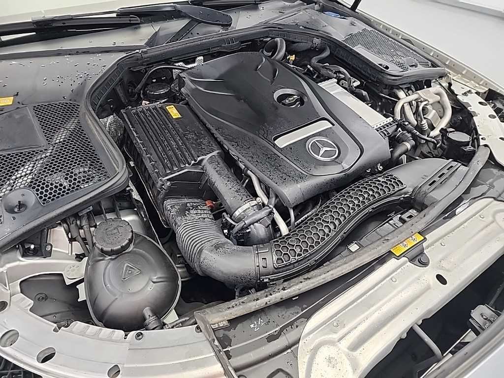 Mercedes Benz C Class - Vista 5