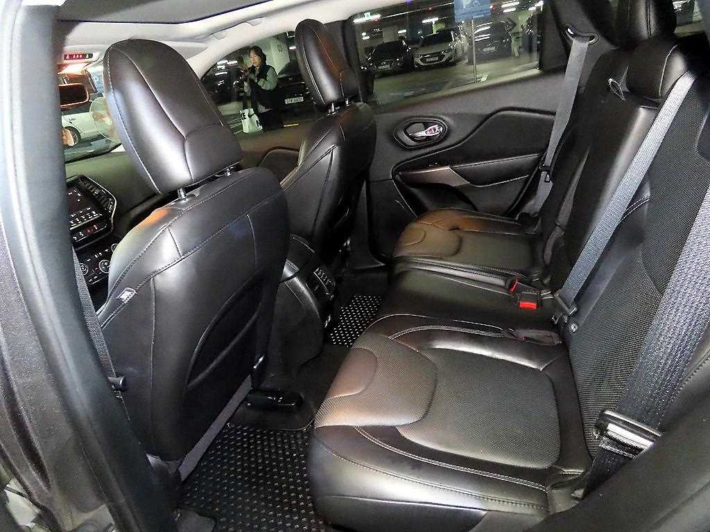 Jeep Cherokee - Vista 7