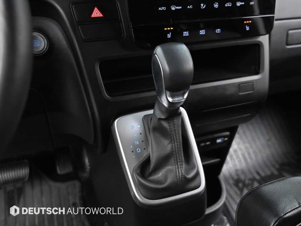 HYUNDAI Staria - Vista 9